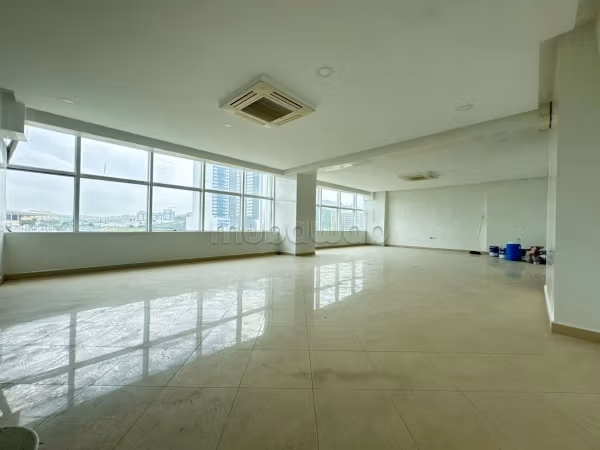Bureau professionnel 75 m² à louer à Tanger — Photo 3