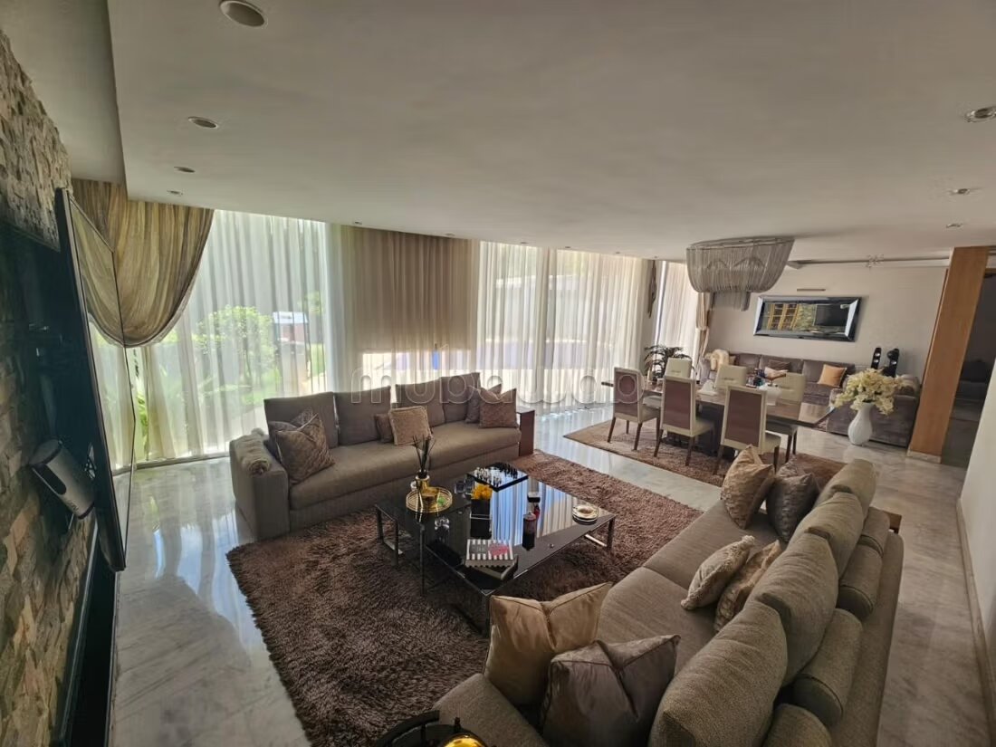 فيلا للإيجار 611 م² في الدار البيضاء — Photo 6