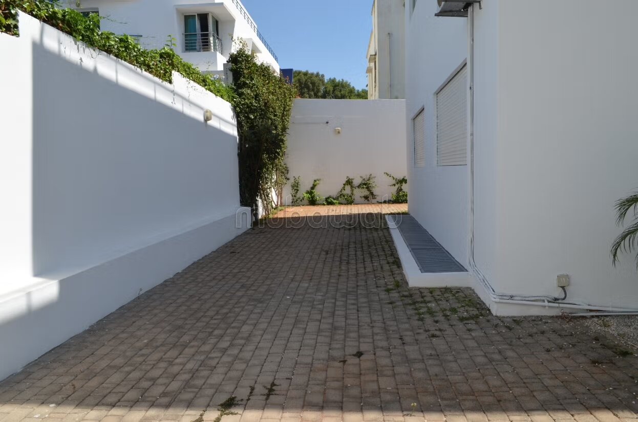 600 m² Villa for Rent in Hay Riad — Photo 281