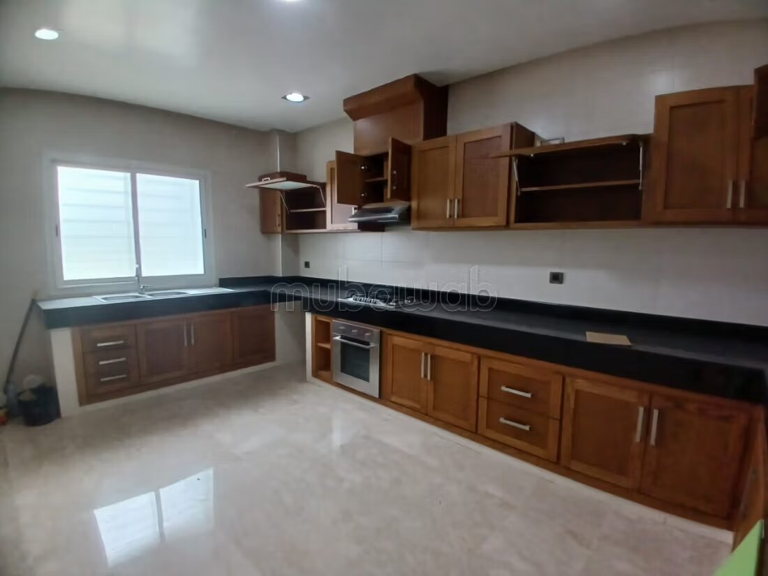 240 m² Apartment for Rent in Rabat (Hay Ryad) — Photo 10