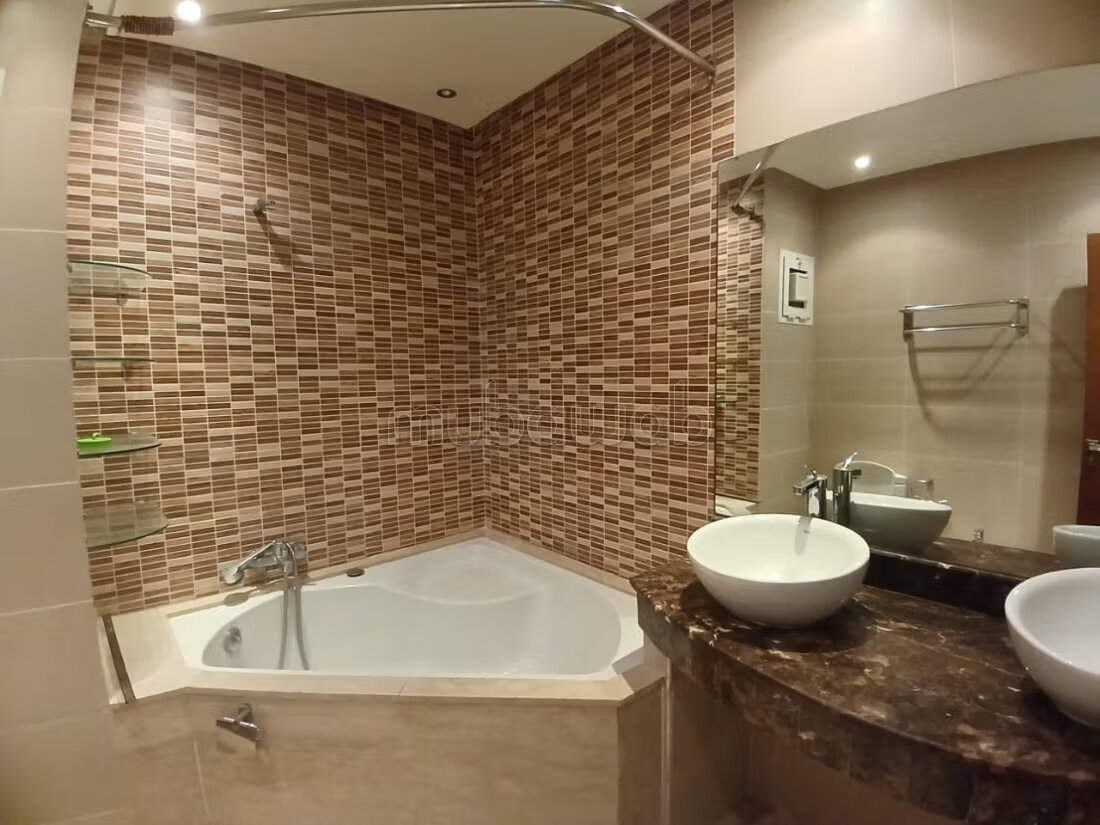 240 m² Apartment for Rent in Rabat (Hay Ryad) — Photo 20