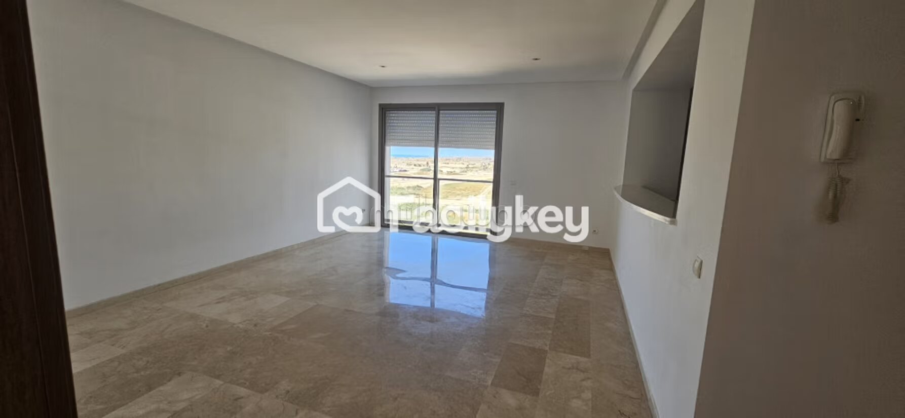 Apartment 82 m² for rent in Casablanca (Dar Bouazza) — Photo 11