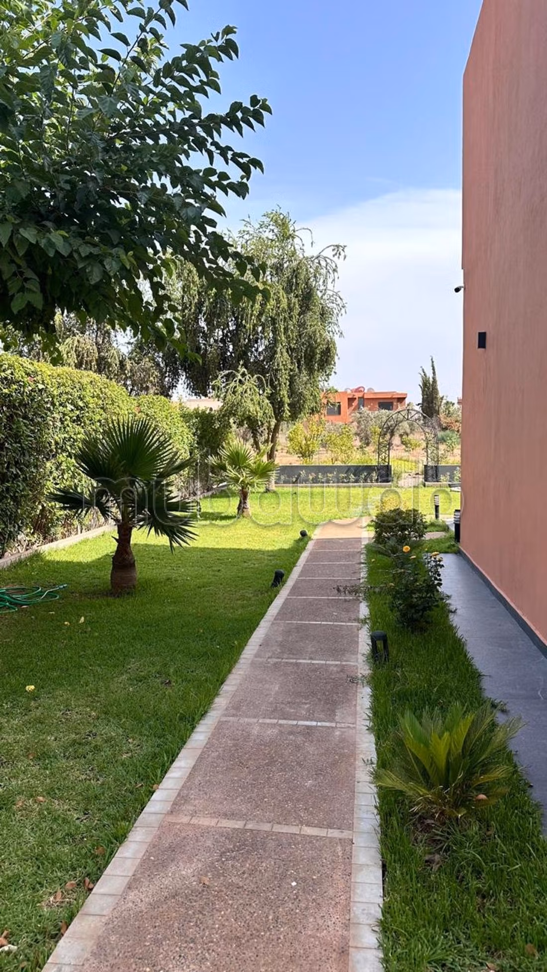 Villa 685 m² for sale in Marrakech — Photo 2