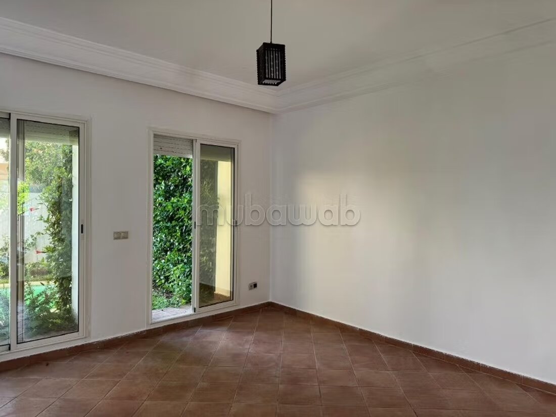 Villa 240 m² à louer à Dar Bouzza, Casablanca — Photo 5