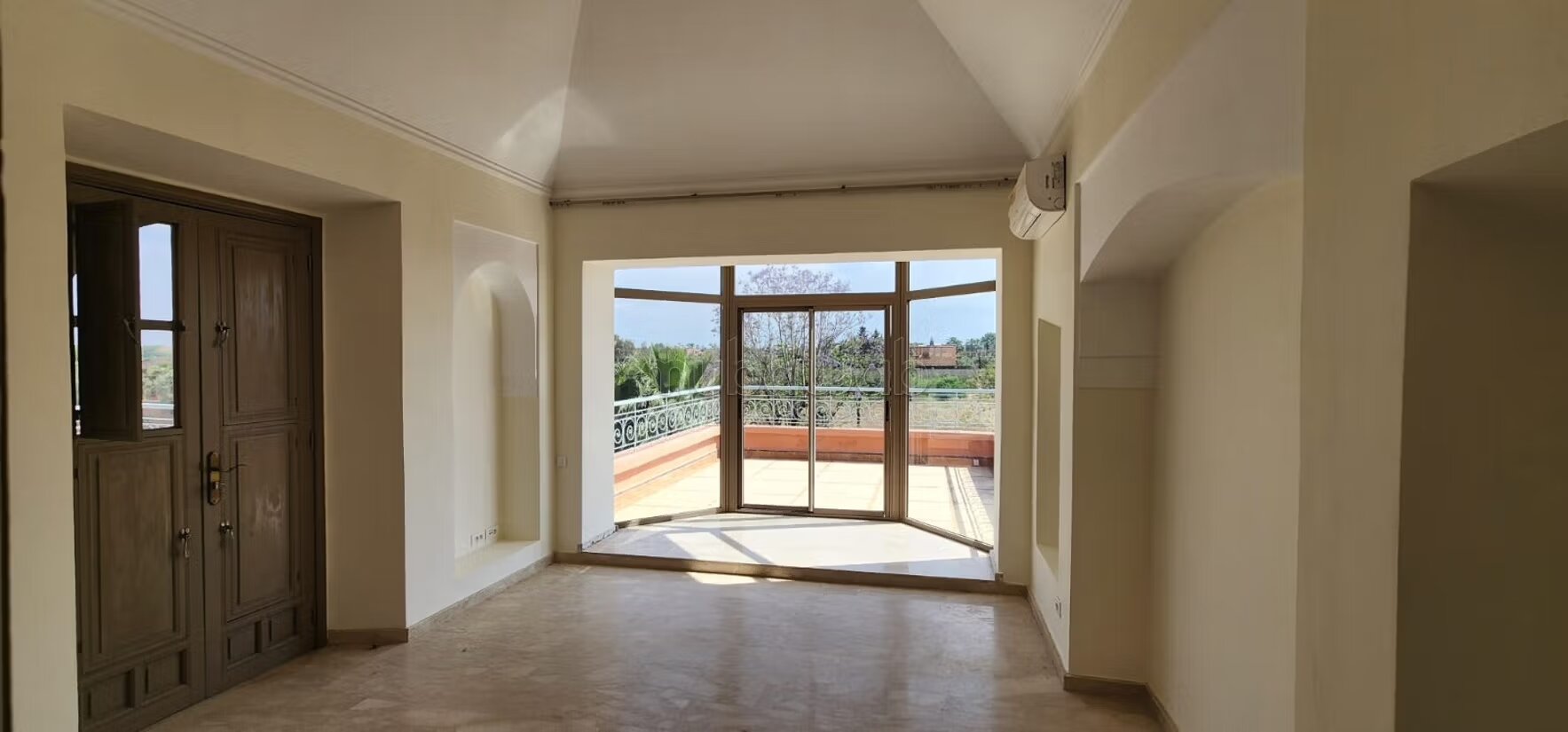 Villa 400 m² for rent in Marrakech (Boccara) — Photo 13