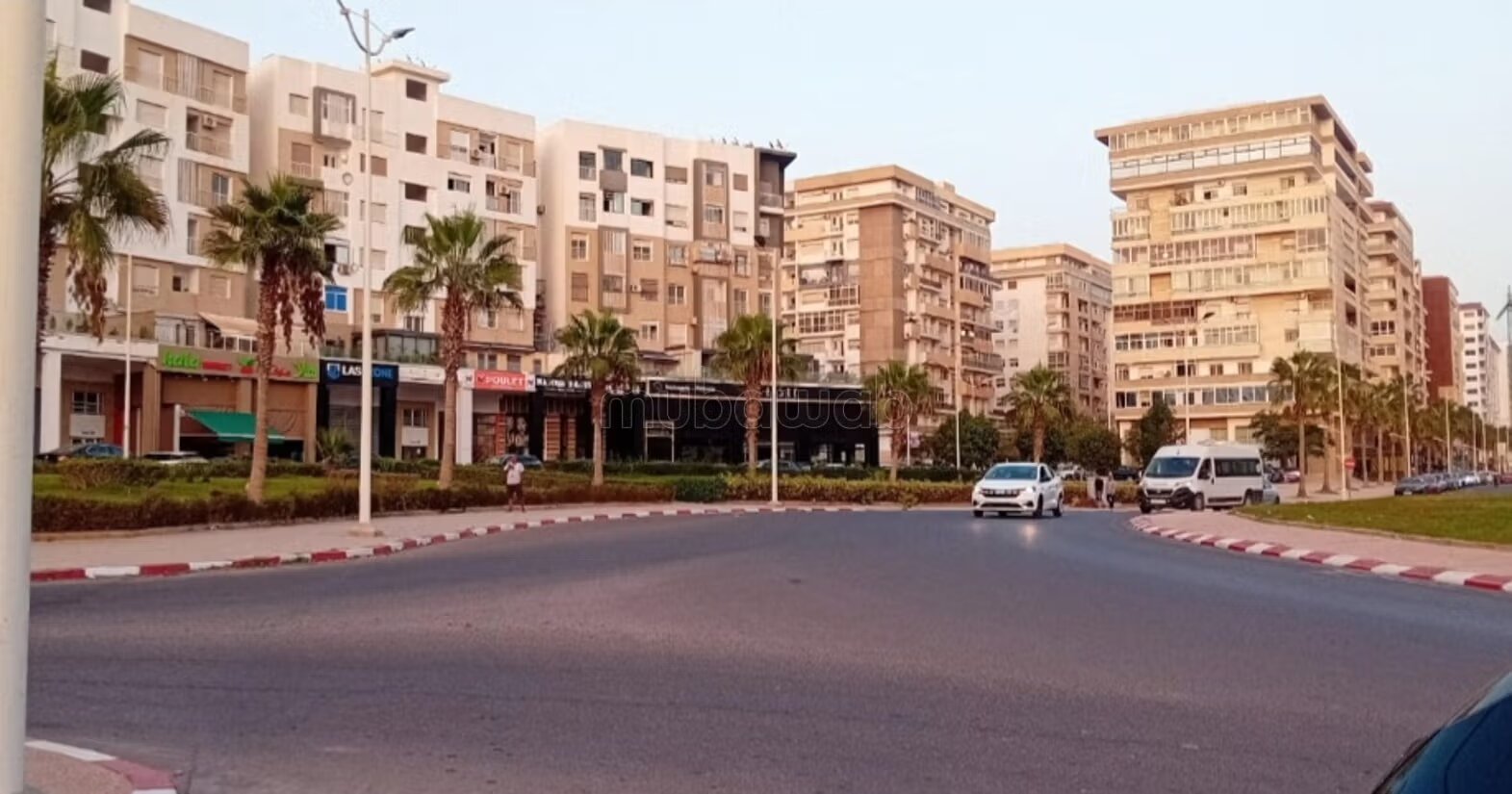 Magasin à vendre bien placé à Hay Mohammadi 
Islane