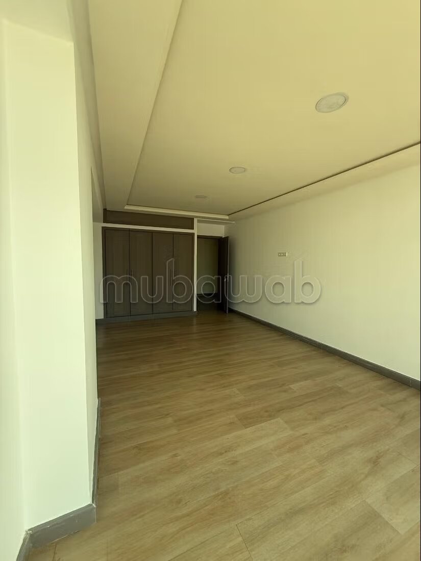 شقة 240 م² للإيجار في طنجة (بلازا تورو) — Photo 4