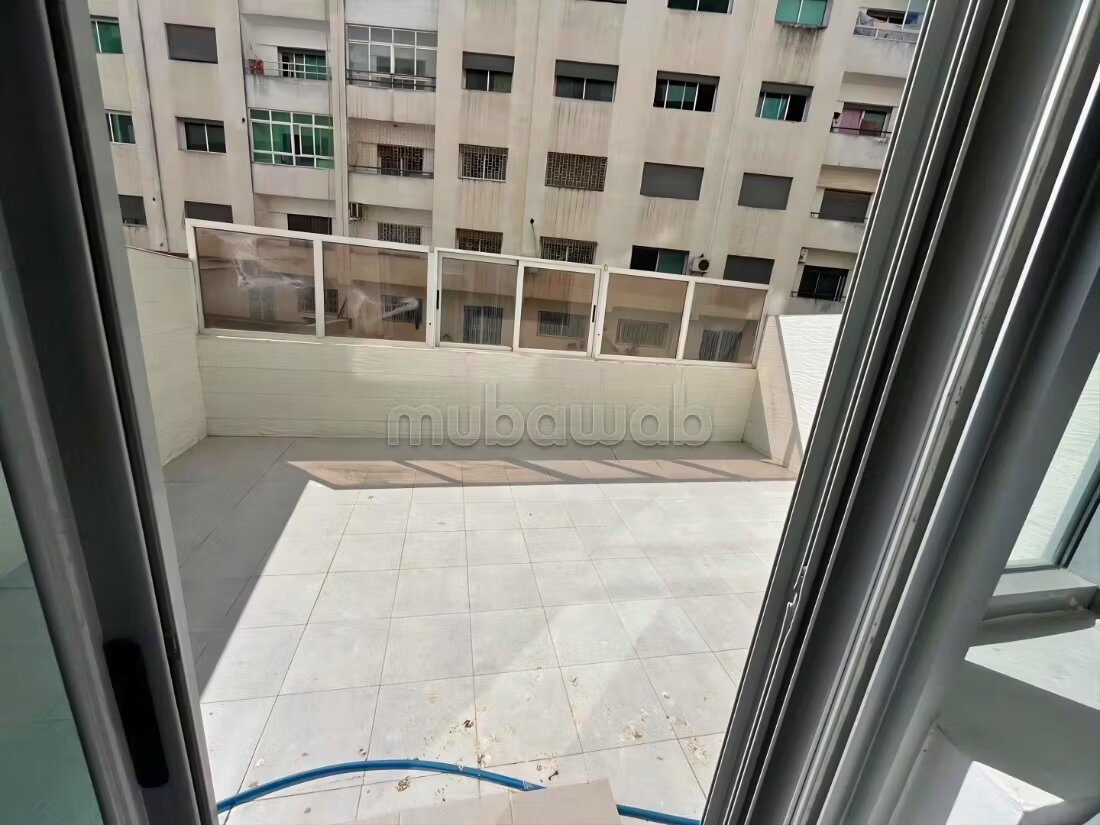 شقة دوبلكس 130 م² للإيجار في طنجة — Photo 11