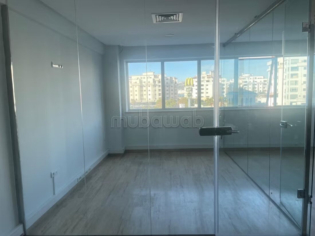 مكتب 76 م² للبيع في طنجة وسط المدينة — Photo 6