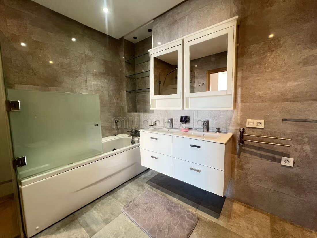 Villa 200 m² à louer à Dar Bouazza, Casablanca — Photo 414