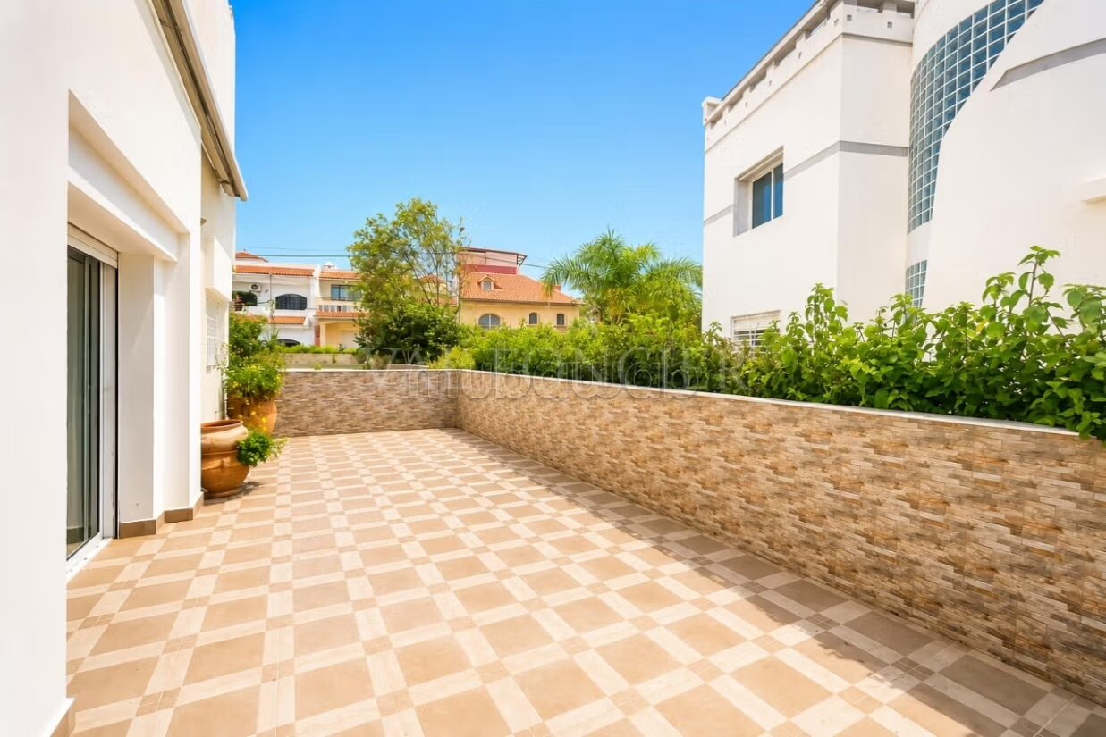 Villa 200 m² à louer à Dar Bouazza, Casablanca — Photo 476