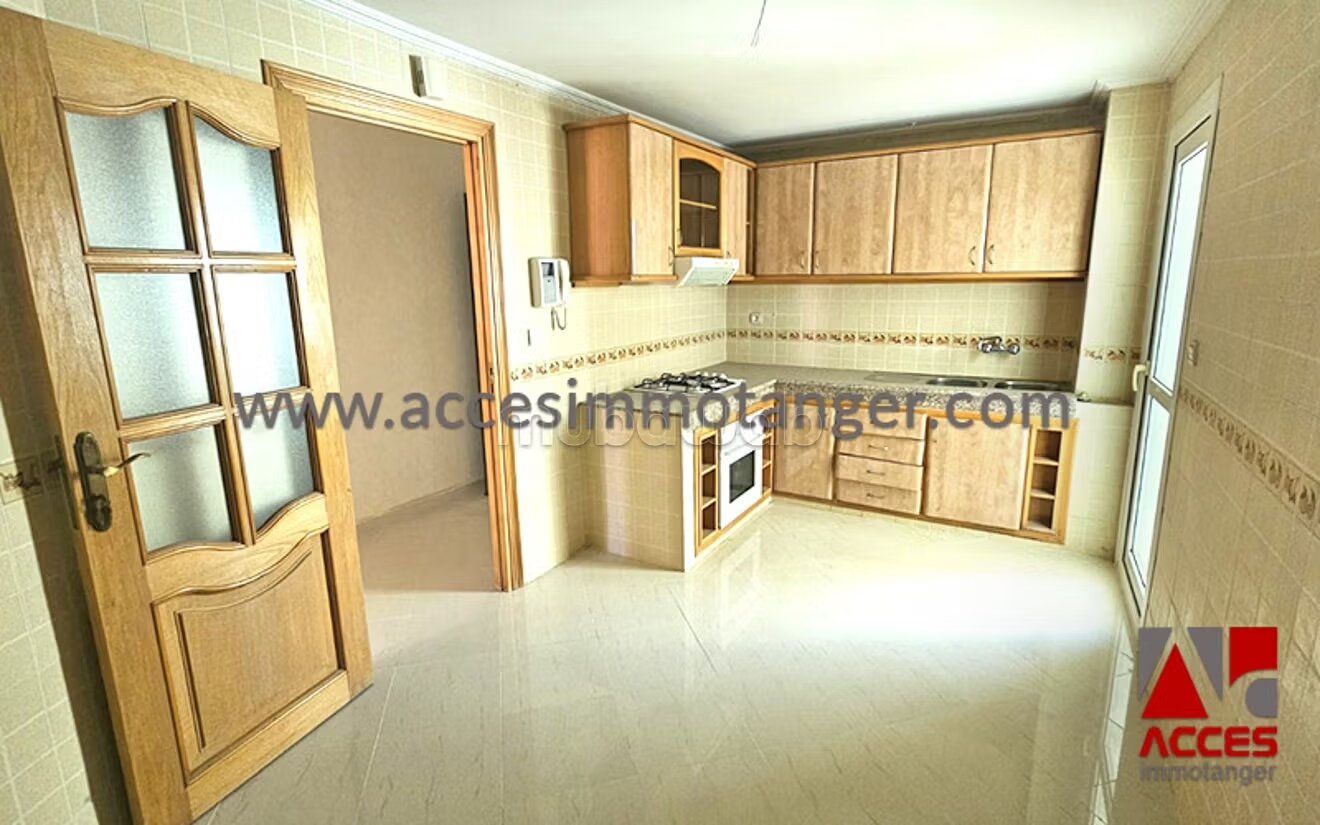 160 m² Apartment with Terrace for Sale in Tangier — Photo 13