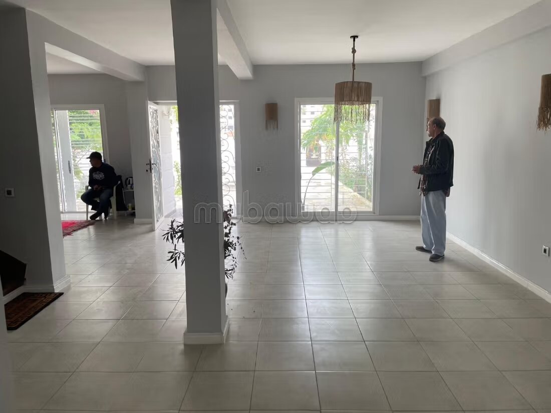 Villa 300 m² à louer à Harhoura - 19 000 DH - mois — Photo 3