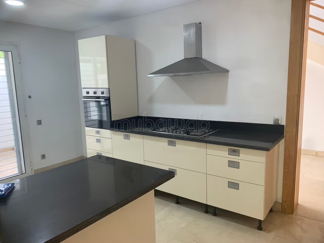 Villa 700 m² à louer à Casablanca (Ville Verte) — Photo 12