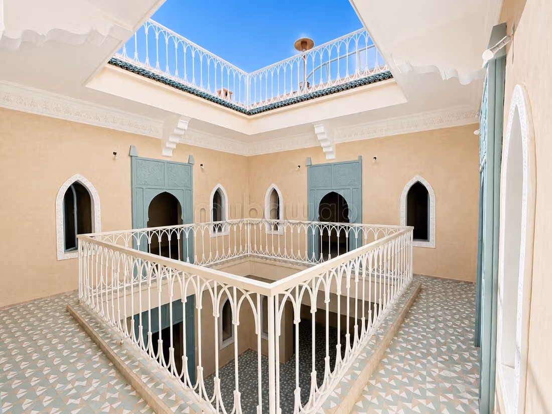 شقة رياض 7 غرف نوم للبيع في مراكش (340 م²) - حوض سباحة على السطح — Photo 4