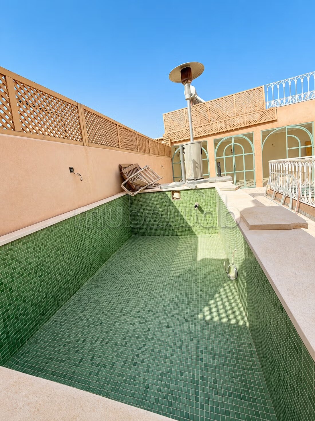 شقة رياض 7 غرف نوم للبيع في مراكش (340 م²) - حوض سباحة على السطح — Photo 5