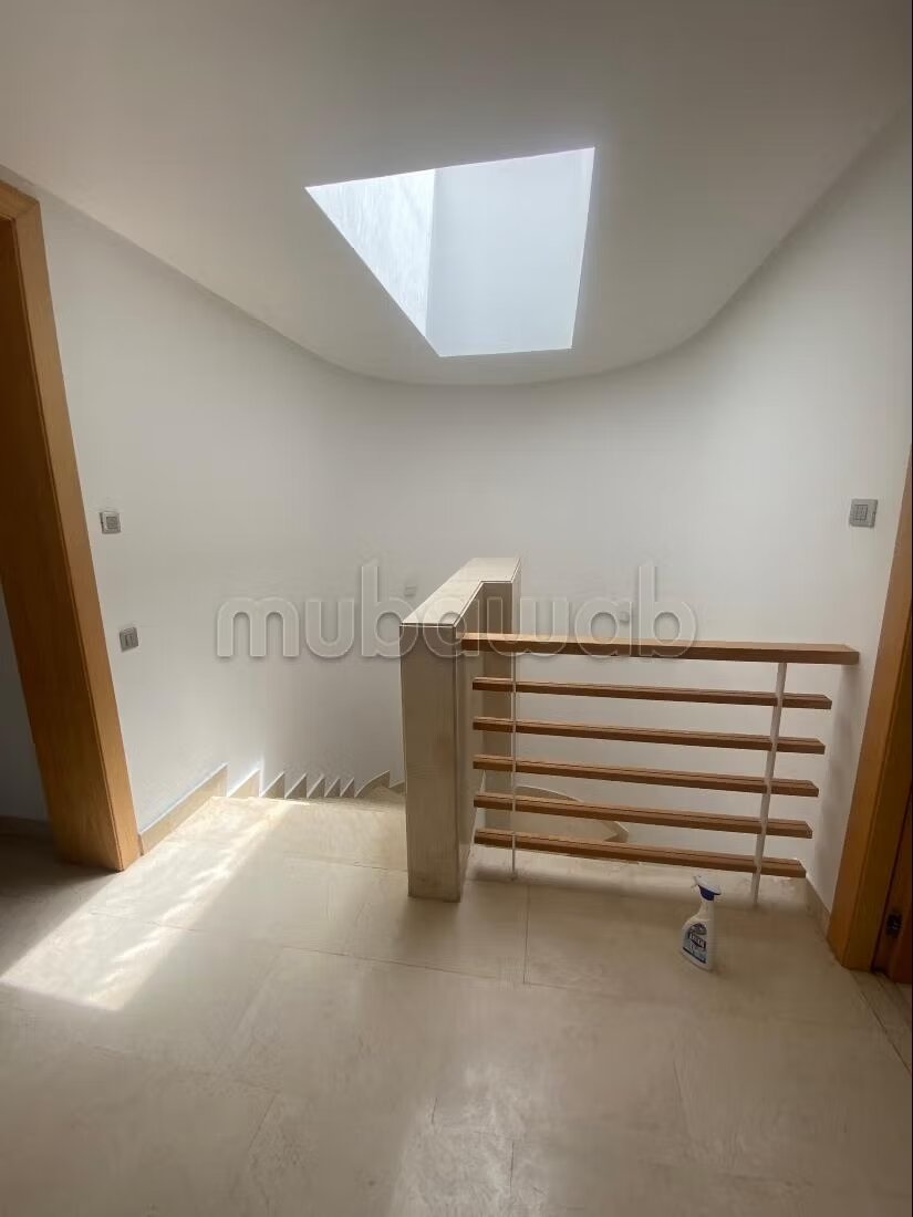 فيلا فاخرة 350 م² للإيجار في الدار البيضاء — Photo 34