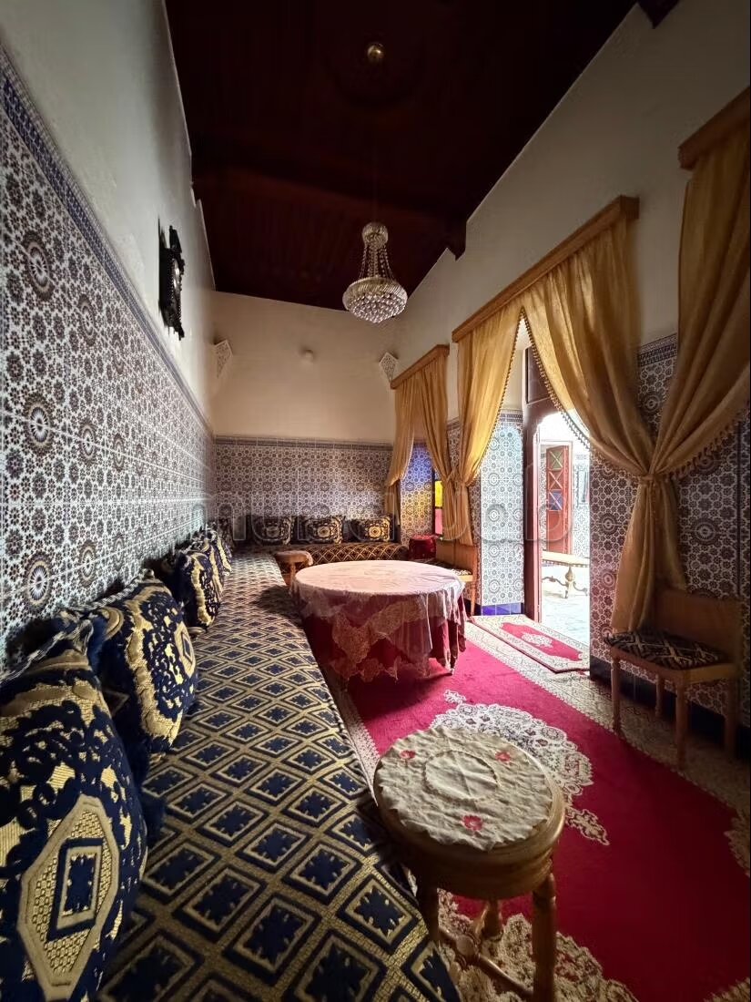رياض 200 متر مربع للبيع في مراكش - 7 غرف تحتاج إلى تجديد — Photo 5