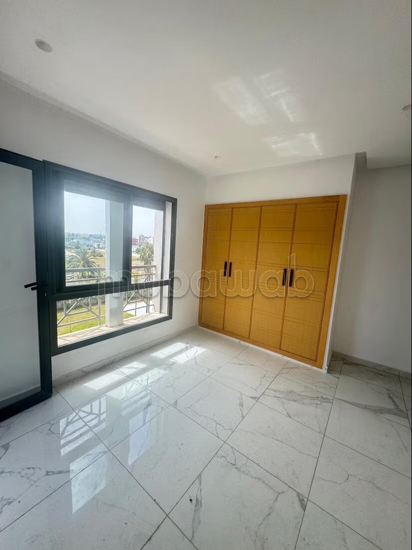 Appartement 130 m² à louer à Rabat — Photo 3