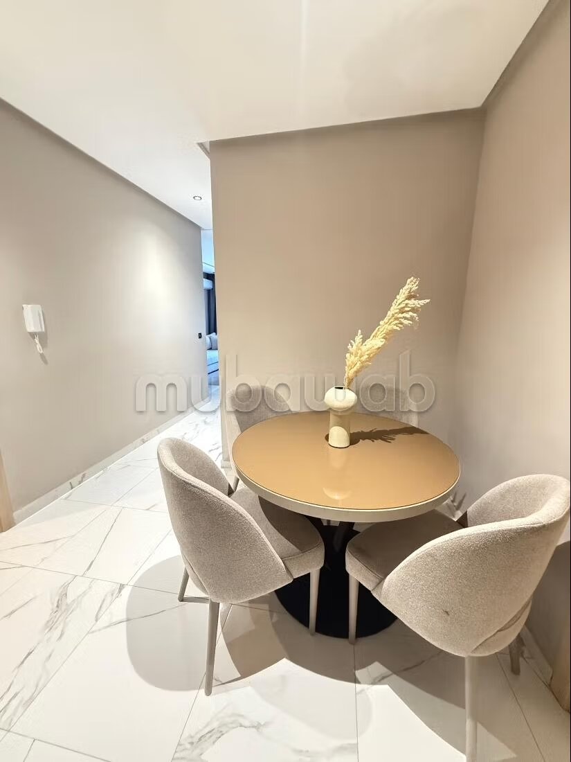 Appartement 95 m² à louer à Tanger (Tanja Balia) — Photo 4