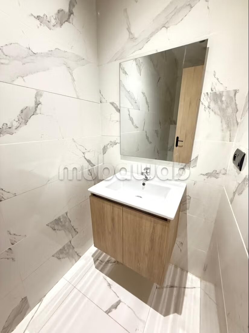 Appartement 95 m² à louer à Tanger (Tanja Balia) — Photo 27