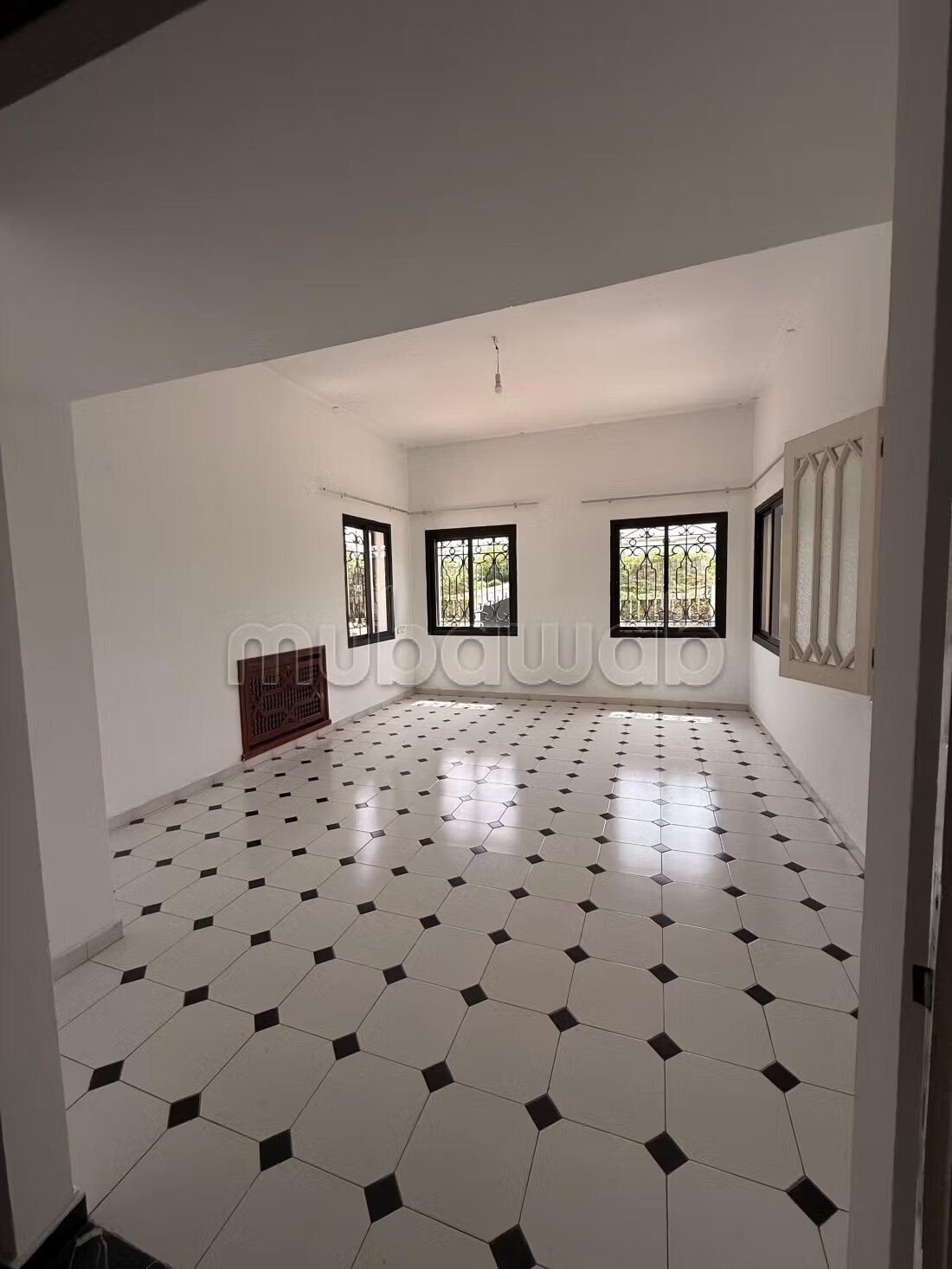 Villa 1000 m² à louer à Hay Riad, Rabat — Photo 11