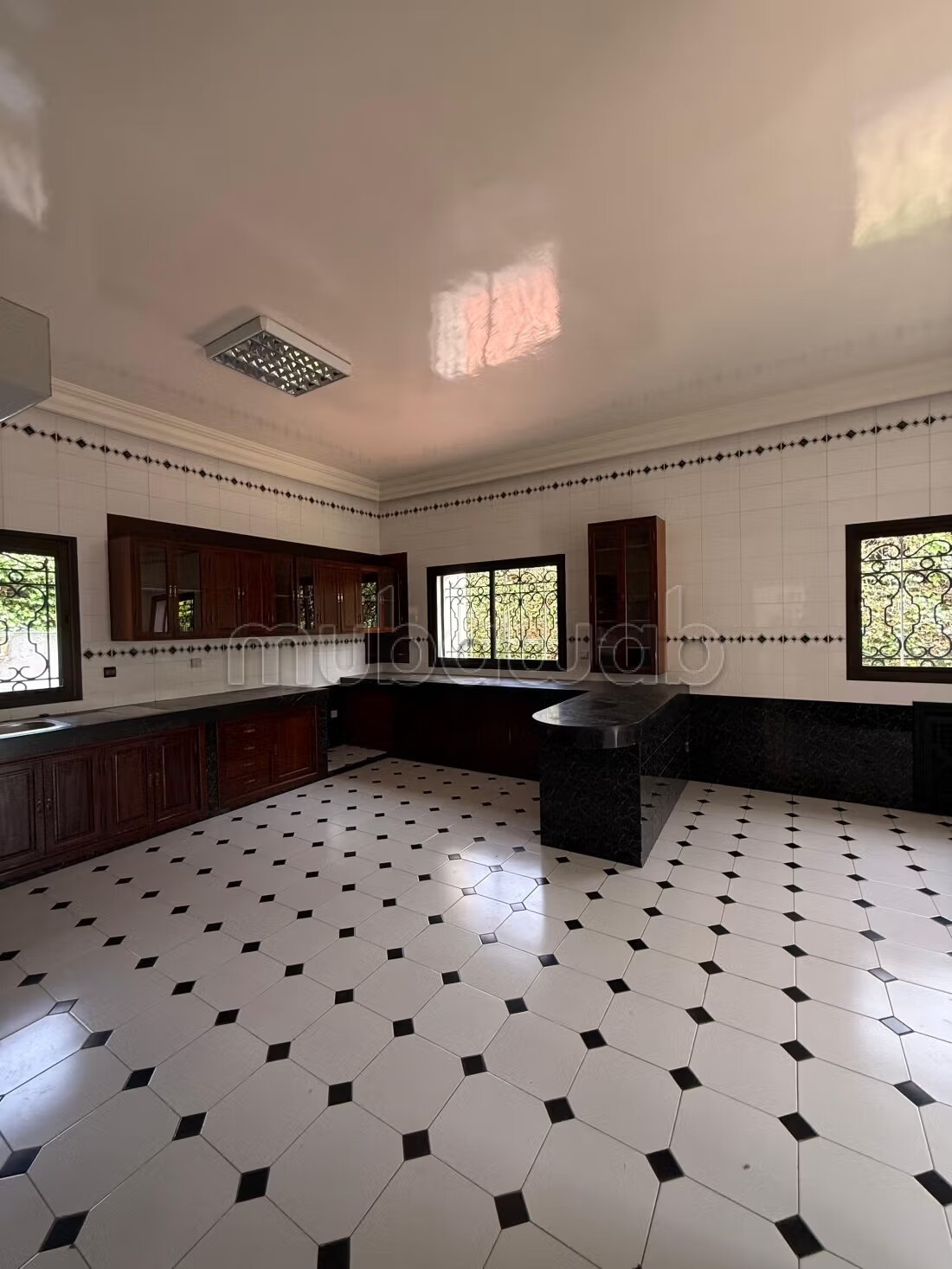 Villa 1000 m² à louer à Hay Riad, Rabat — Photo 19