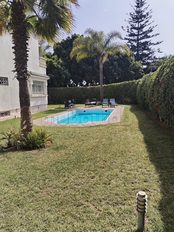 Villa 1000 m² à louer à Hay Riad, Rabat — Photo 23