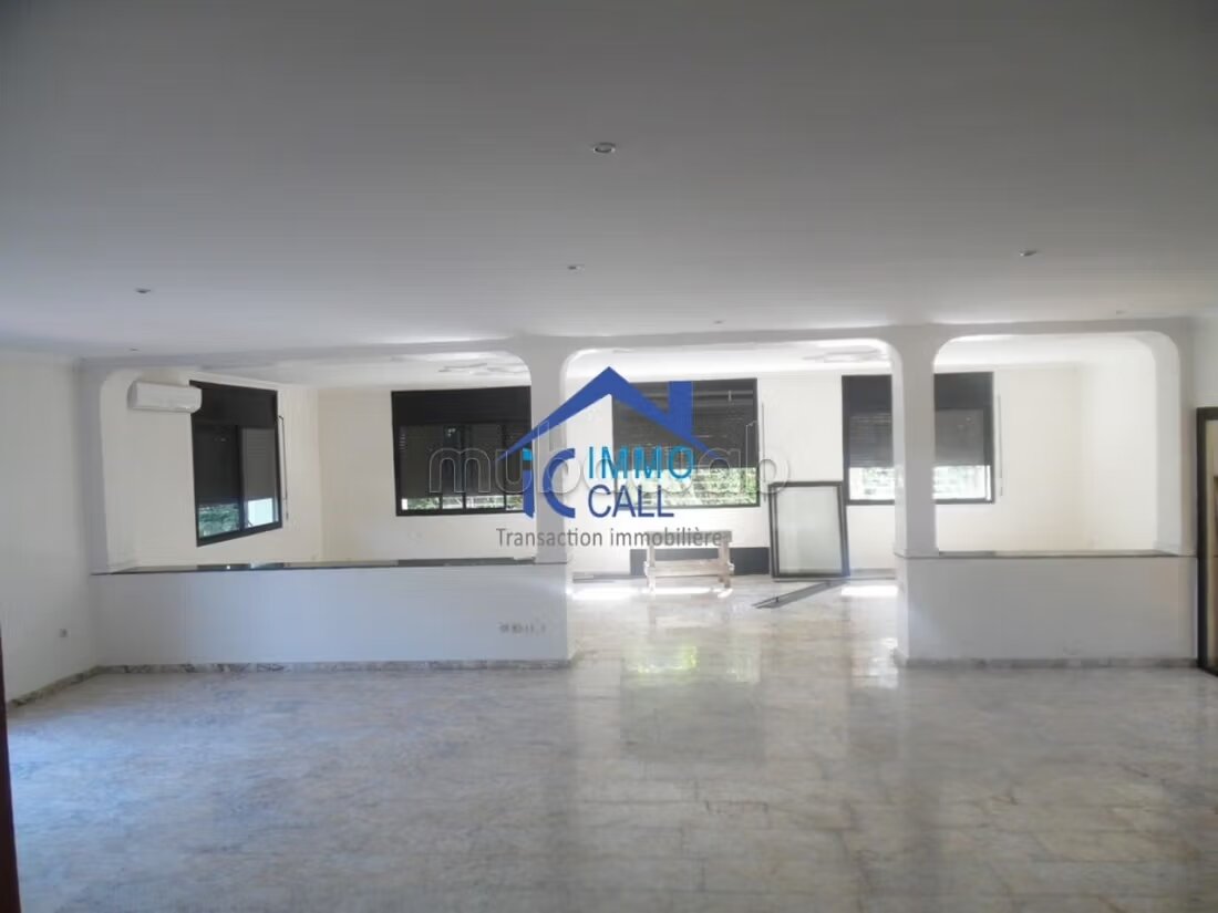 Villa 2000 m² for rent in Rabat (Souissi District) — Photo 5