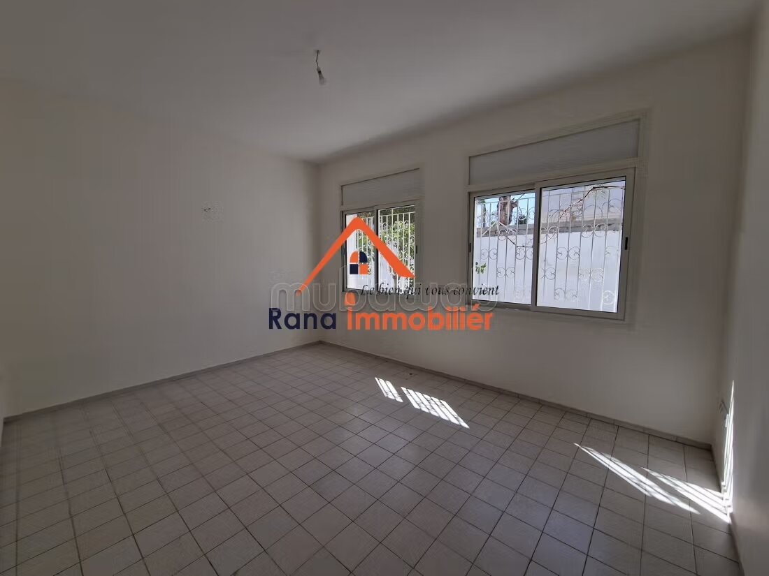 فيلا 600 م² للإيجار في الرباط (حي هاي رياض) — Photo 23