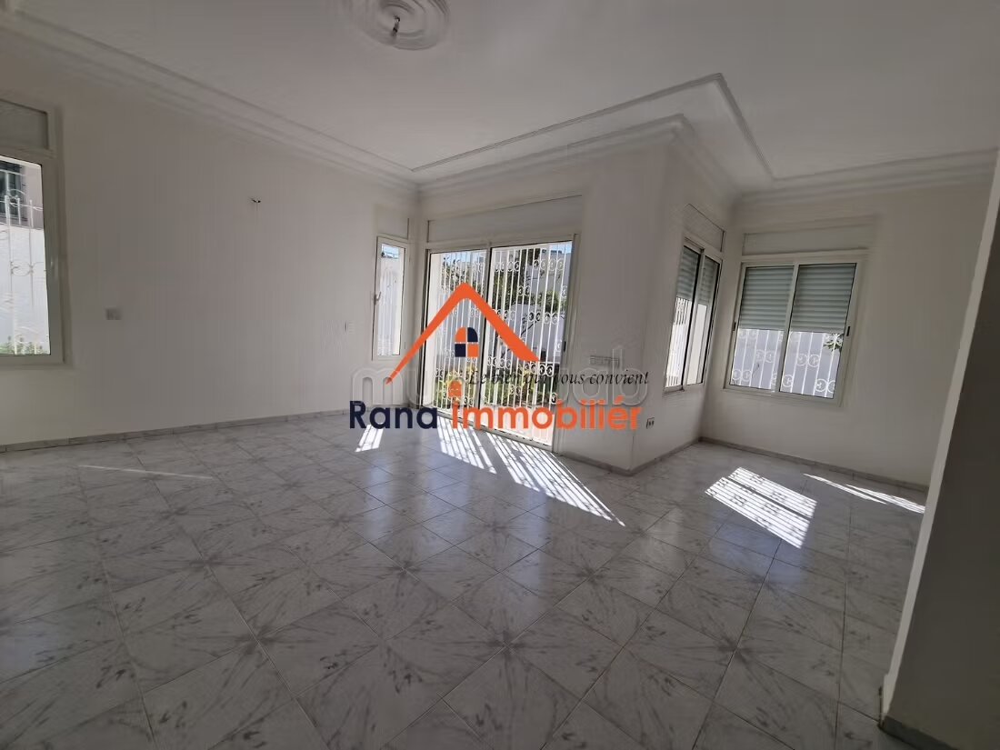 فيلا 600 م² للإيجار في الرباط (حي هاي رياض) — Photo 31