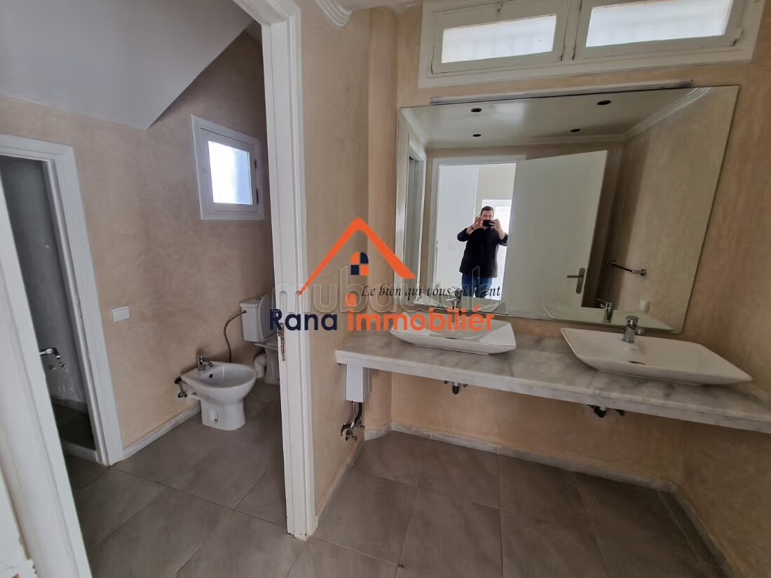 فيلا 600 م² للإيجار في الرباط (حي هاي رياض) — Photo 55