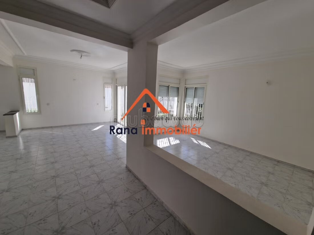 فيلا 600 م² للإيجار في الرباط (حي هاي رياض) — Photo 60
