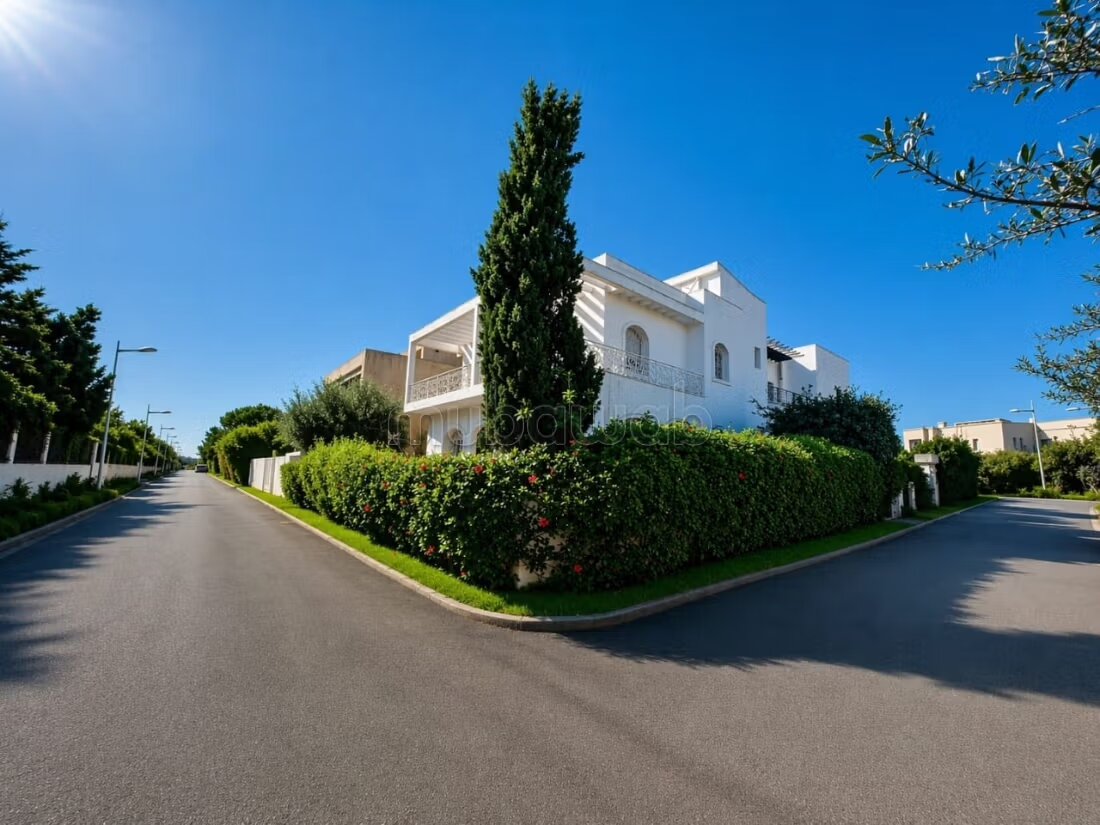 350 m² Villa for Sale in Dar Bouazza, Casablanca — Photo 2