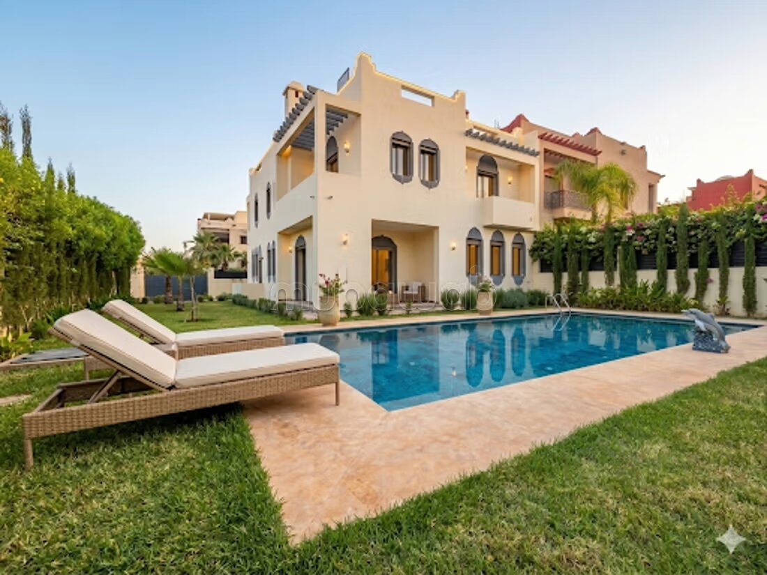 Villa 400 m² for rent in Marrakech (River Palm) — Photo 2