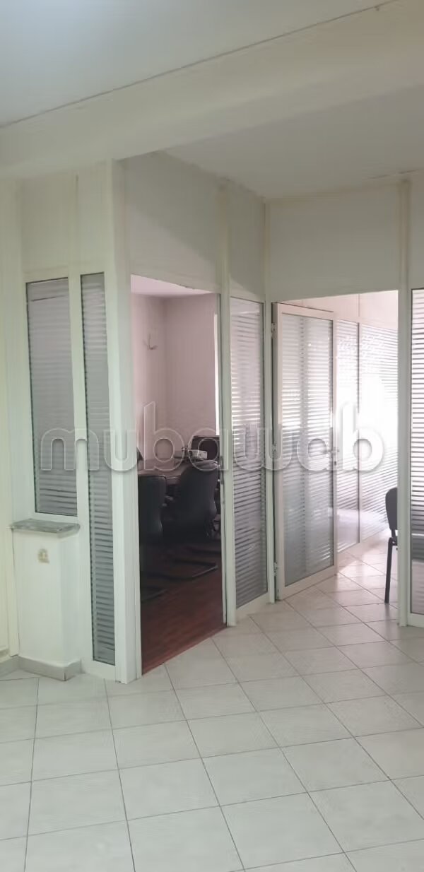 Bureau 61 m² à louer à الدار البيضاء — Photo 14