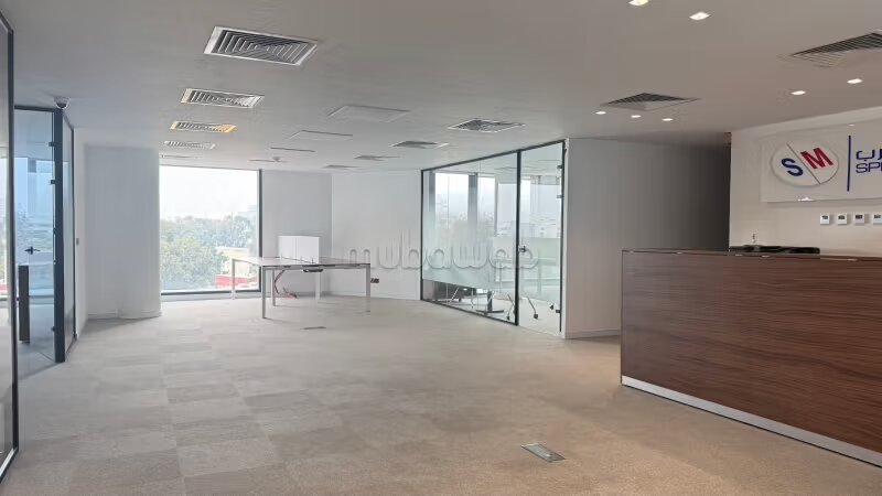 Office 300 m² for Rent in Casablanca — Photo 25