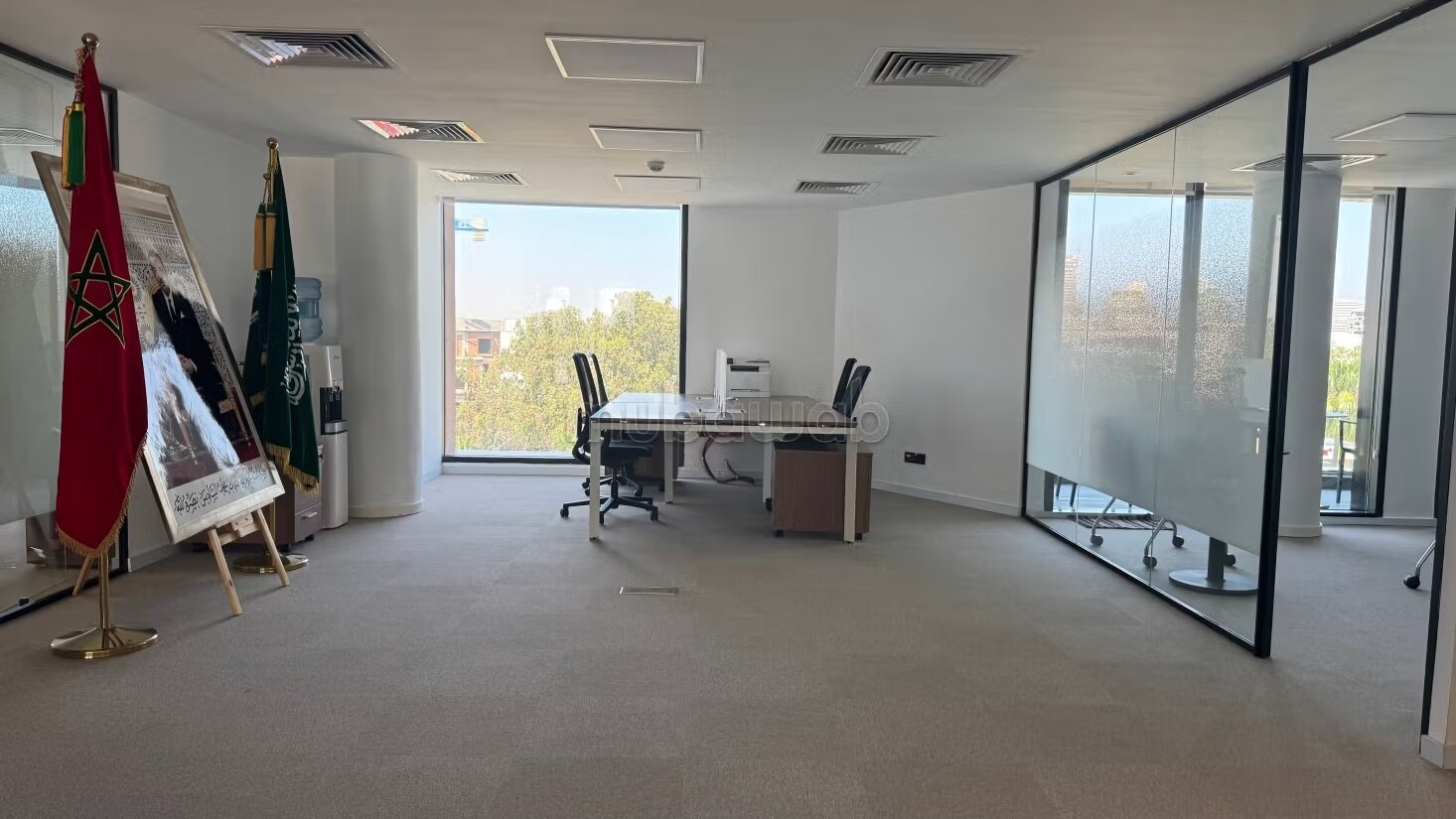 Office 300 m² for Rent in Casablanca — Photo 20