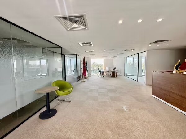 Office 300 m² for Rent in Casablanca — Photo 30