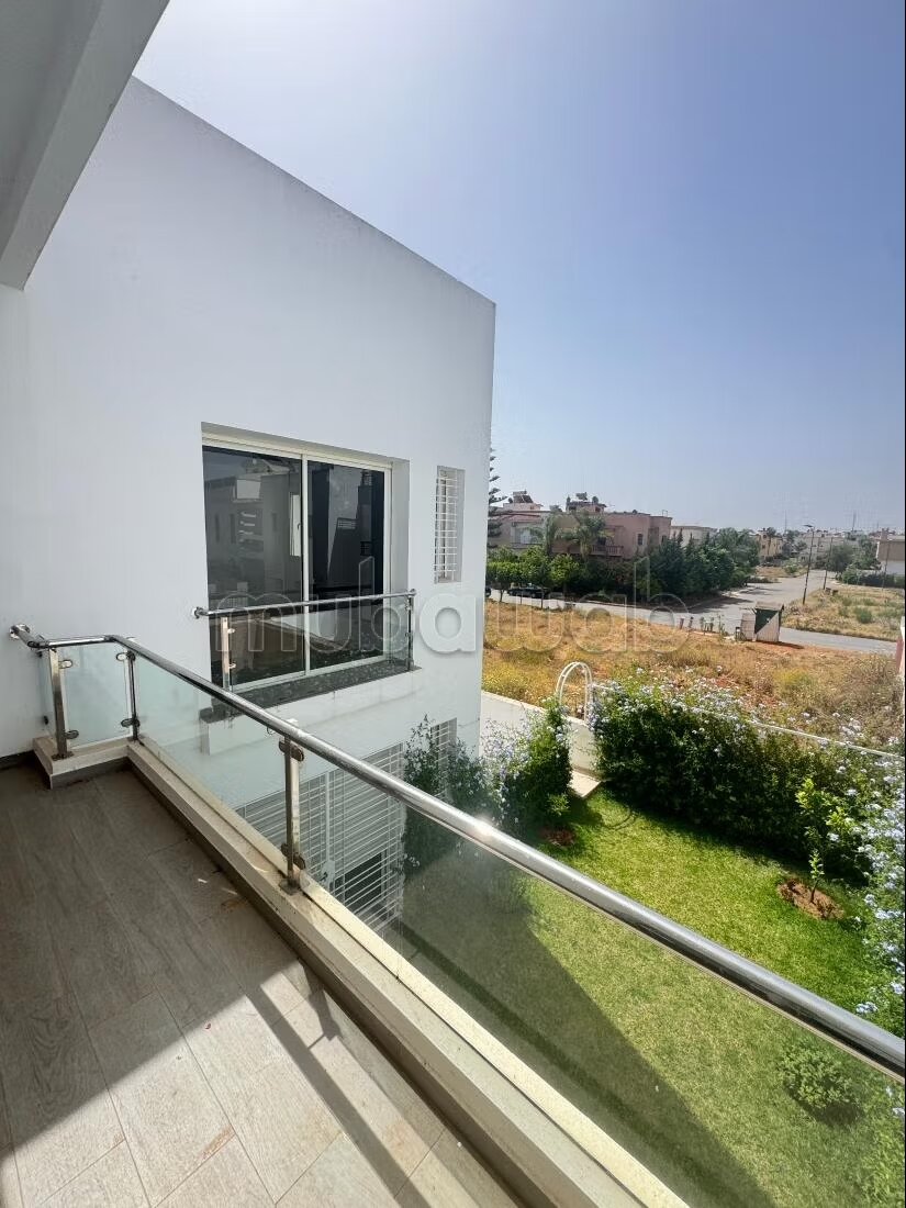 فيلا 368 م² للإيجار في الرباط — Photo 17