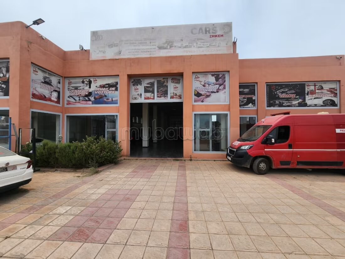 A louer local commercial 3600 m2 avec FC
