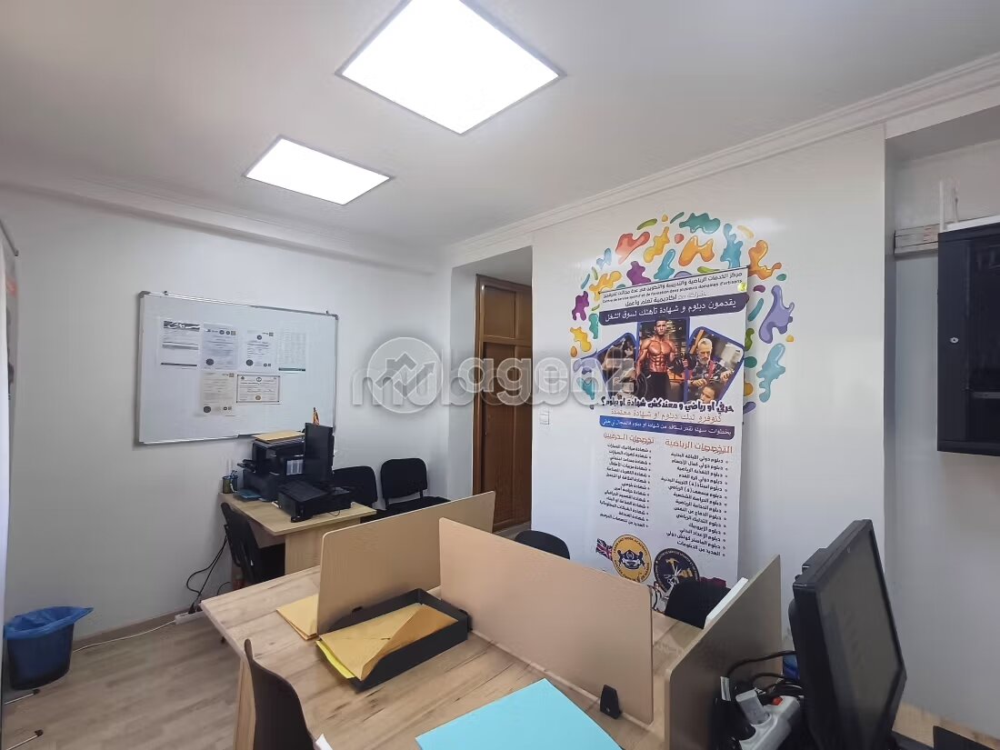 Office 125 m² for Rent in Casablanca — Photo 11