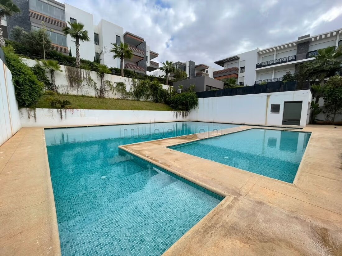 Ground floor apartment 340m2 3 bedrooms 3 parking spaces in Green Marine residence