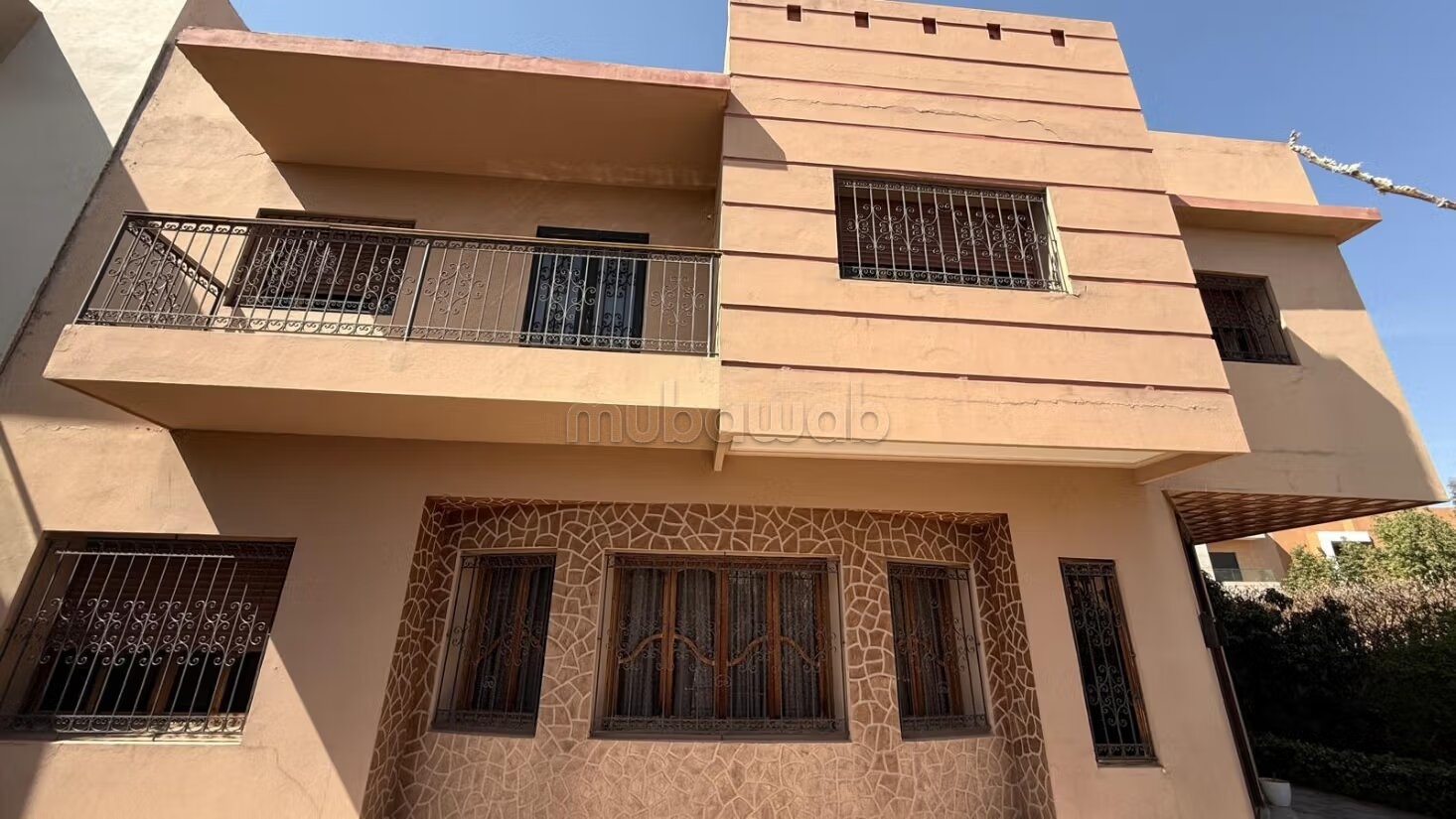 Charming villa for sale
