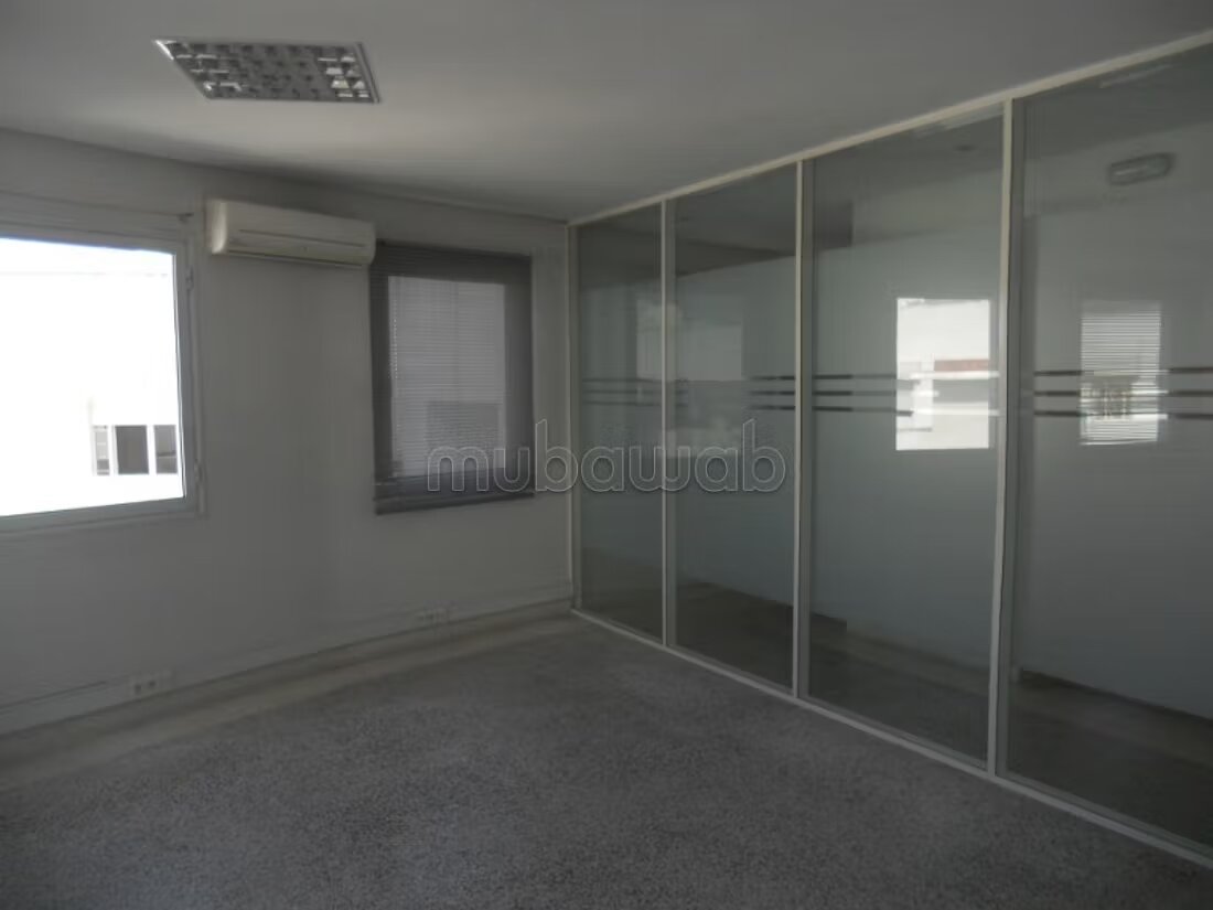 مكتب 200 م² للإيجار في الدار البيضاء — Photo 8