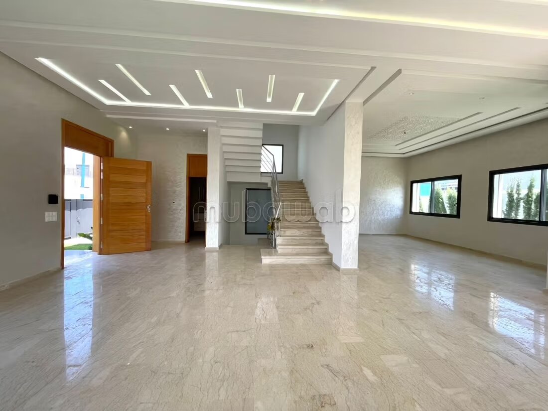 Villa 380 m² à louer à الدار البيضاء — Photo 10
