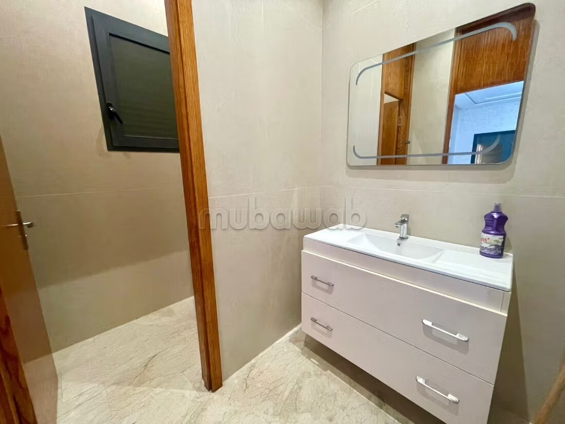 Villa 380 m² à louer à الدار البيضاء — Photo 14