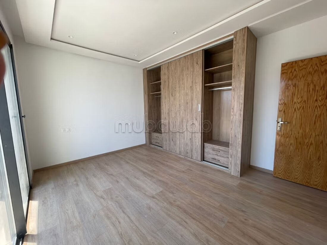Villa 380 m² à louer à الدار البيضاء — Photo 16