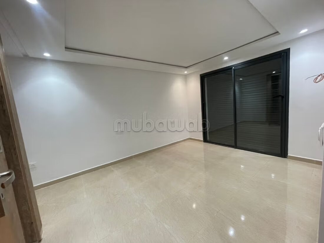 Villa 380 m² à louer à الدار البيضاء — Photo 22