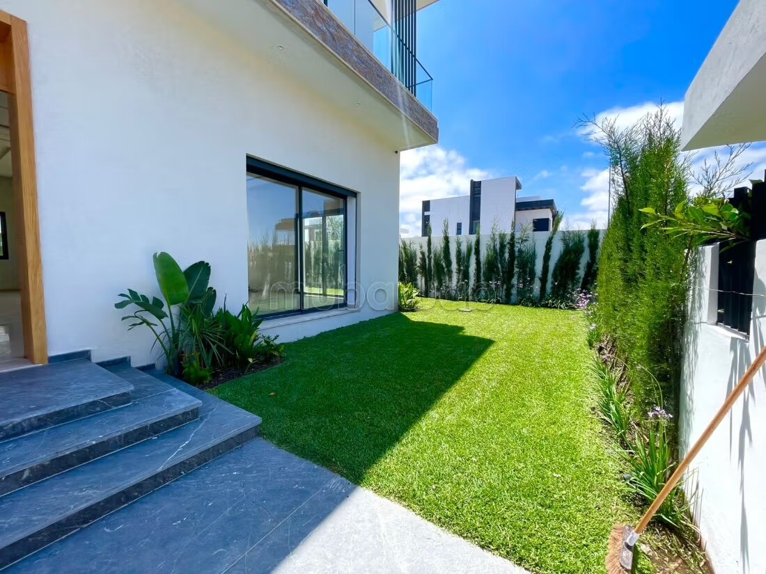 Villa 380 m² à louer à الدار البيضاء — Photo 28
